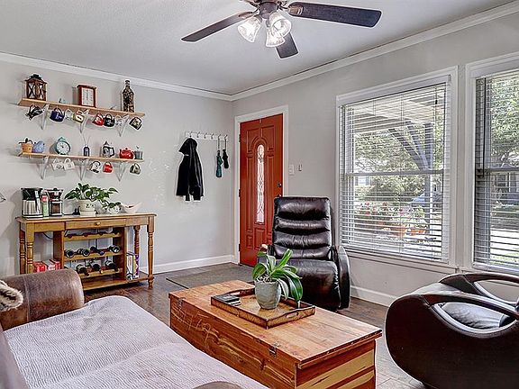 4th image of 1808 Stewart Dr