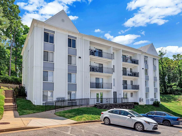 Hillstone Apartments — Photo 12