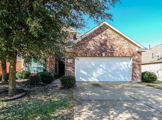 9100 Friendswood Dr, Fort Worth, TX 76123