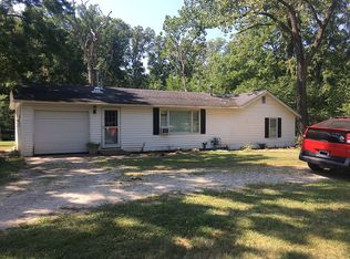 3447 E Orchard Dr, Decatur, IL 62521