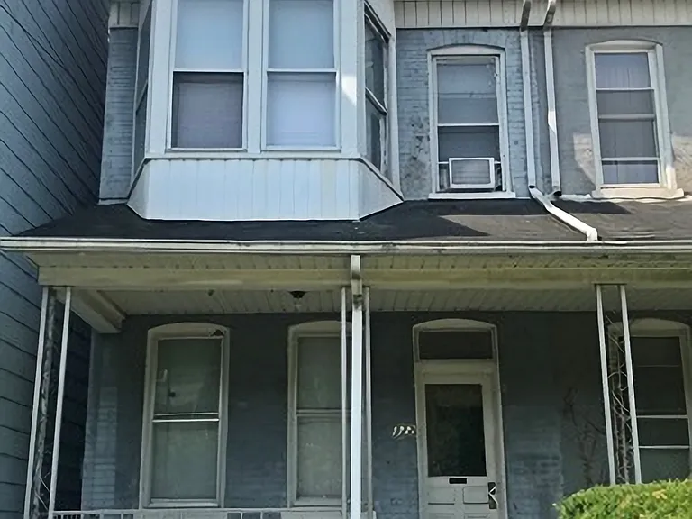 322 Roosevelt Ave #1 — Photo 1