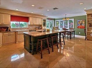 101 E Tropical Way, Plantation, FL 33317