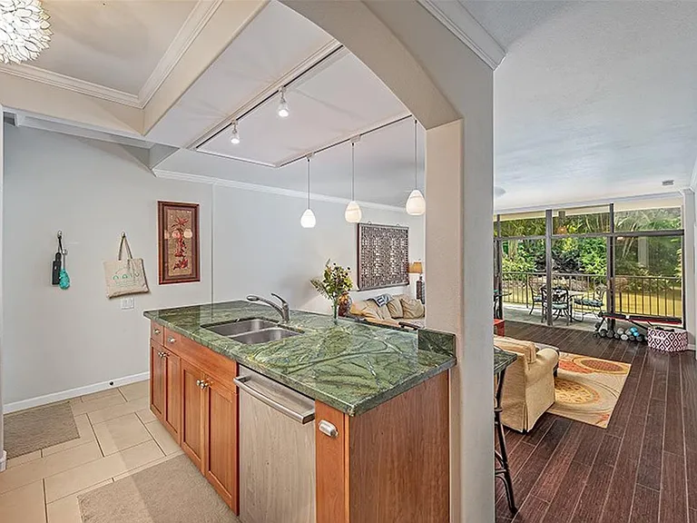 1020 Aoloa Pl #101B — Photo 2