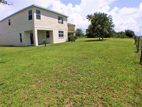 3rd image of 7904 Carriage Pointe Dr