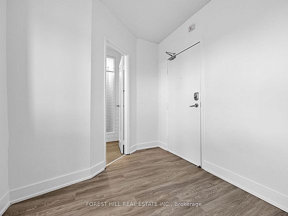 2nd image of 70 Spadina Rd Penthouse D