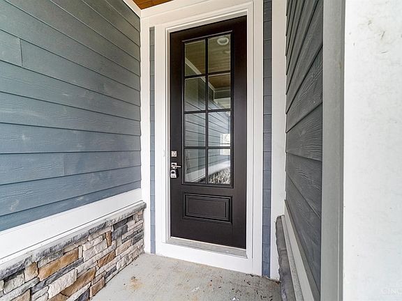 5th image of 2104 Clough Chase Dr