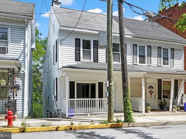 20 E Main St, Windsor, PA 17366