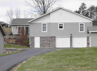 1009 Johnsonville Rd, Chester, WV 26034