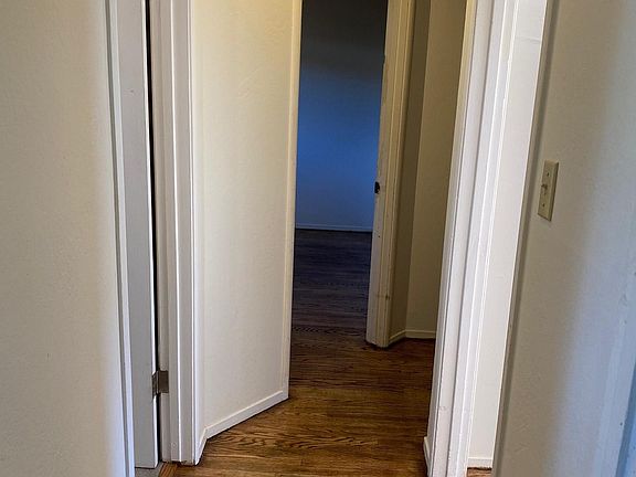 3rd image of 1894 Hill Ave