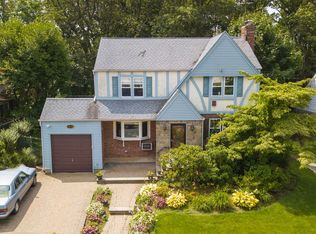 22066 77th Ave, Flushing, NY 11364