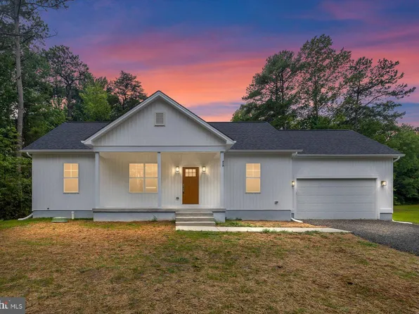 419 Cabin Point Dr, Montross, VA 22520