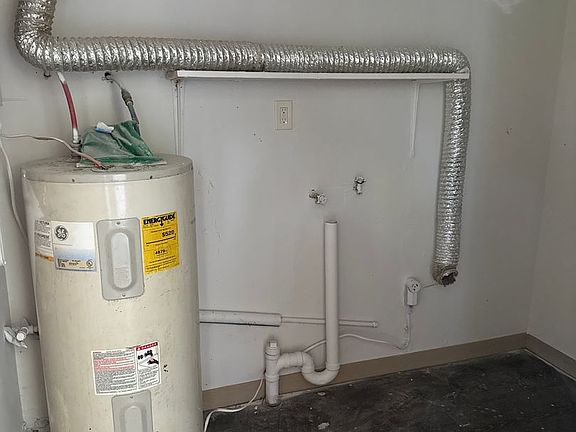 3rd image of 430 SE 36th St