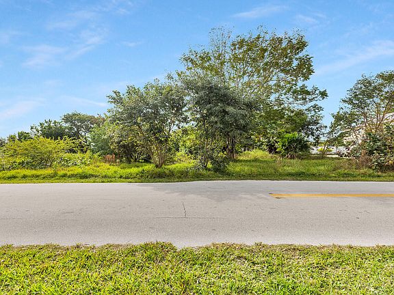 3rd image of 31014 Avenue E
