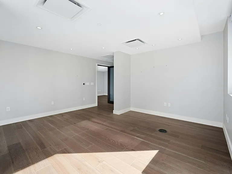 200 Congress Ave #903 — Photo 10
