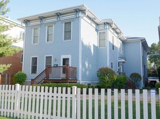 615 South Blvd APT C, Oak Park, IL 60302