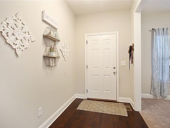 4th image of 60 Kinsington Ct