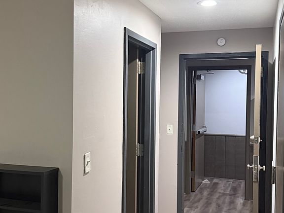 2nd image of 309 W Adams St #61