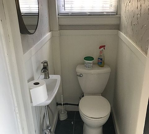 bemis half bath