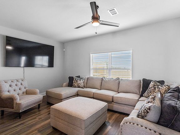 4th image of 7616 Lumberjack Ln