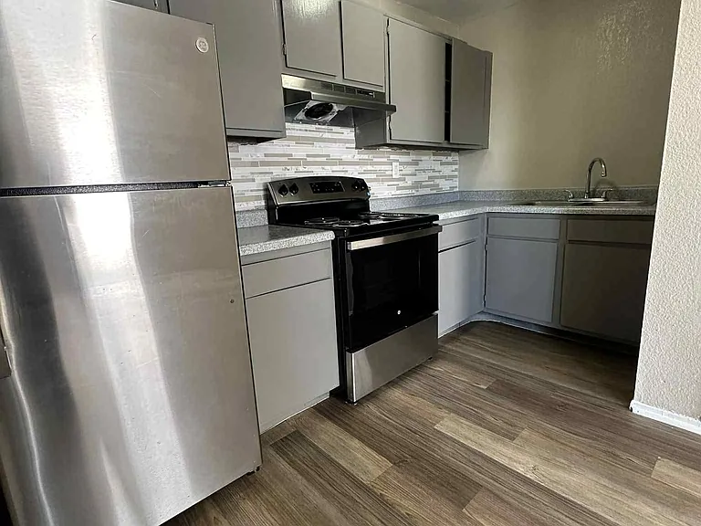 SAN MARCOS APARTMENTS — Photo 36