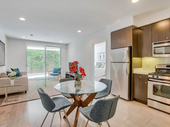 1800 Whitley Ave APT 402