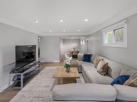 2nd image of 11574 Glamer Dr