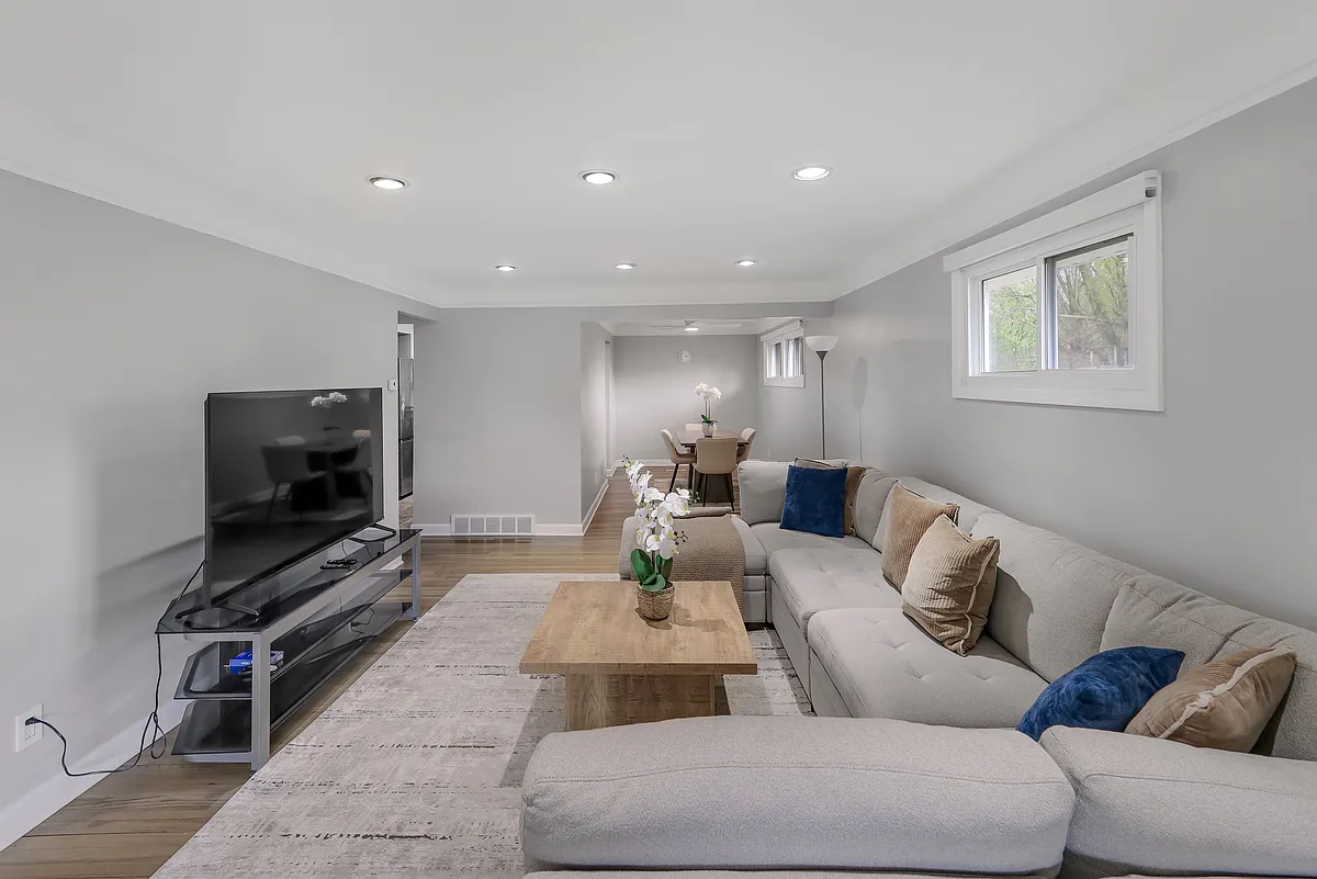 Building Photo - 11574 Glamer Dr