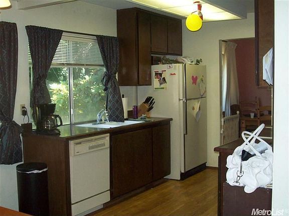 2nd image of 2717 Green Bay Way