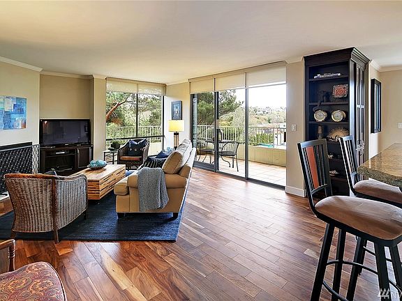 3rd image of 6535 Seaview Ave NW APT 512B