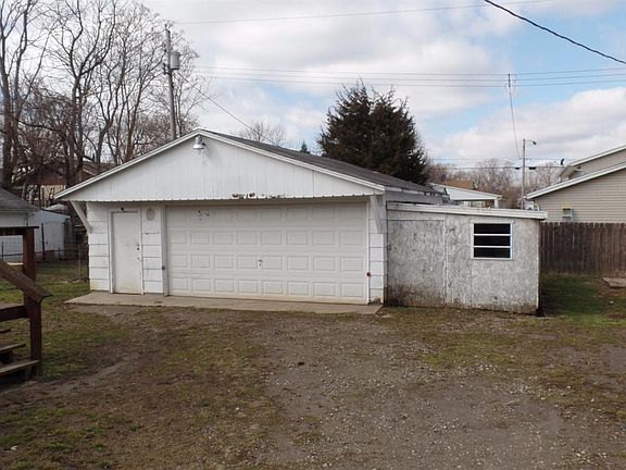 3rd image of 1923 Pater Ave