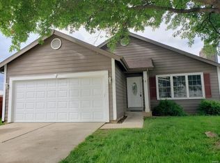 208 Valley Lakes Ct, Saint Charles, MO