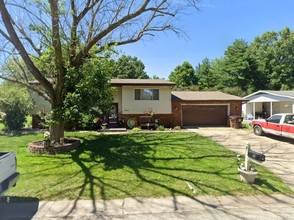11 Birchwood Rd, Litchfield, IL 62056