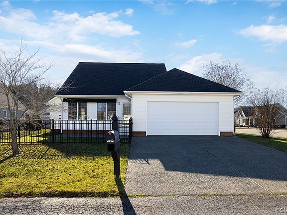 4th image of 3902 Grove Tavern Ln