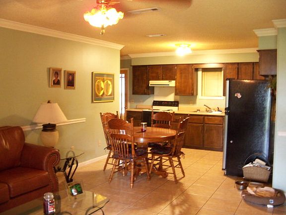 3rd image of 1109 N Friendship Ave