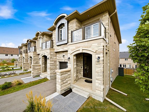 5th image of 675 Victoria Rd N #5