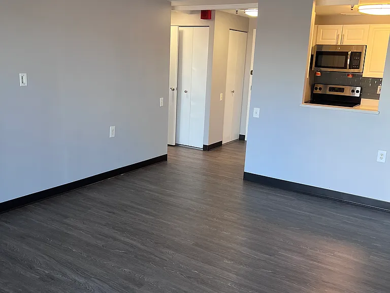 Amy Lowell Apartments — Photo 18