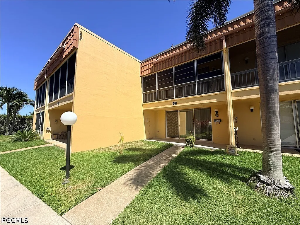 2 bed, 2.5 bath, 1444 sqft, $1,400 — Photo 1
