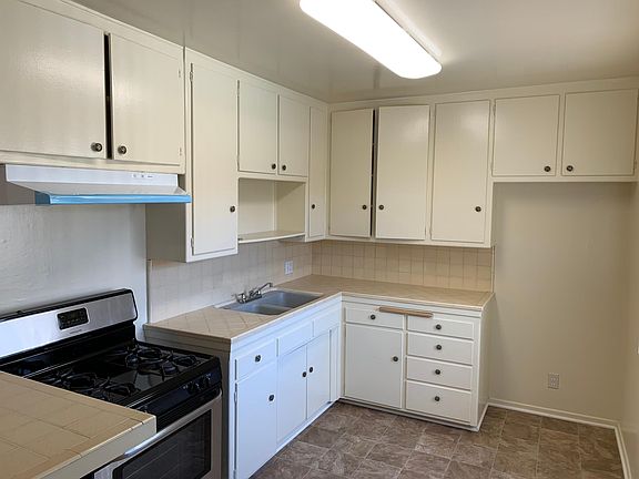 4th image of 812 S Glendale Ave #33