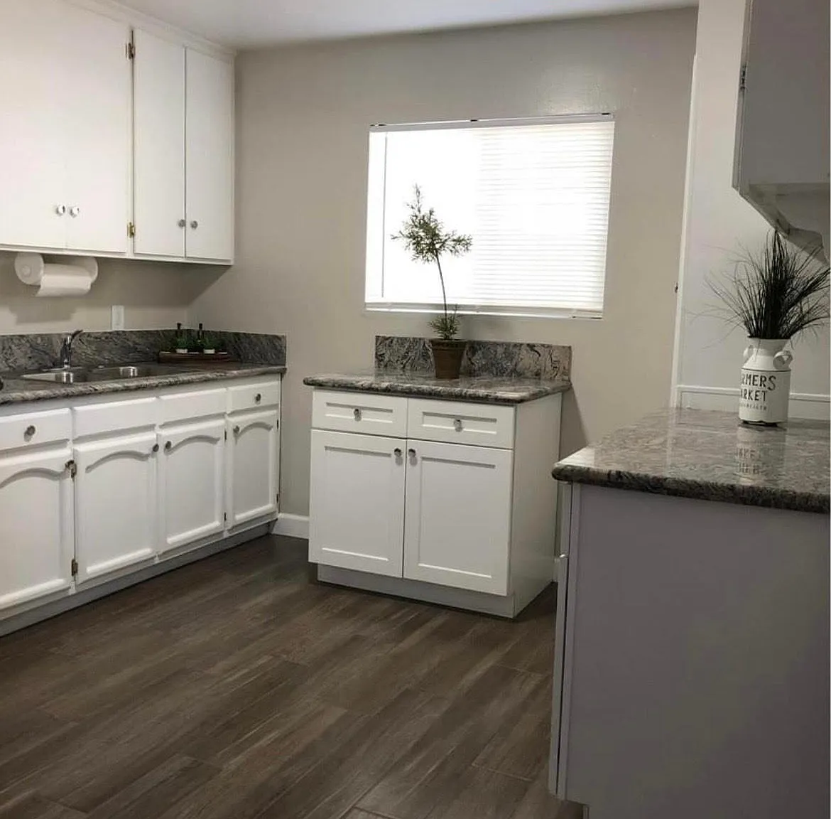 2445 Malabar St — Photo 4