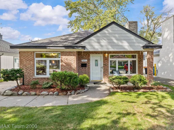 7411 N Vernon St, Dearborn Heights, MI 48127