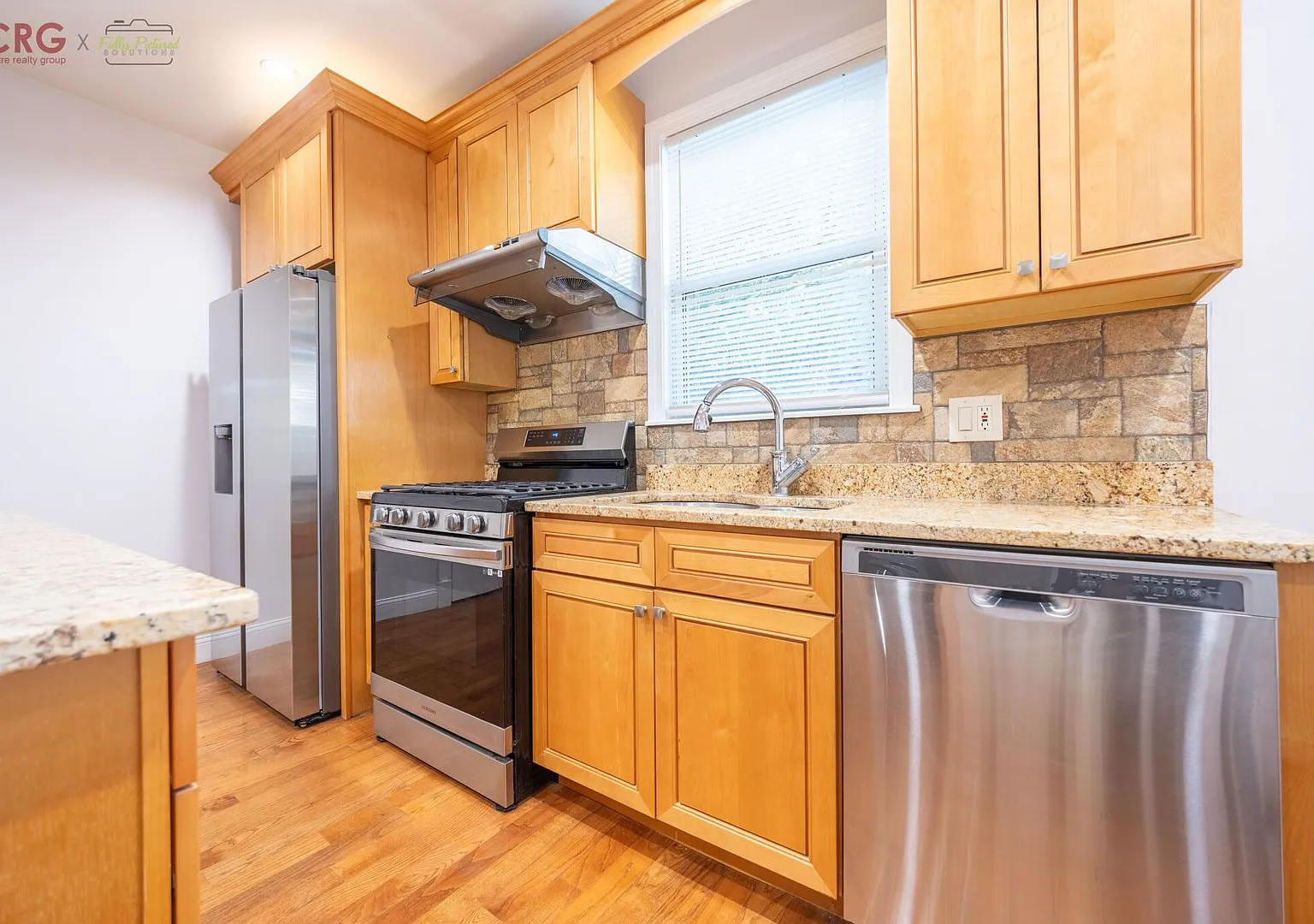 Bright and Sunny 3 bed 1 bath — Photo 1