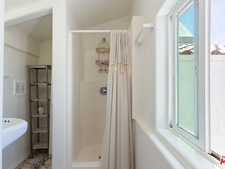 5828 Foxview Dr #1 — Photo 10