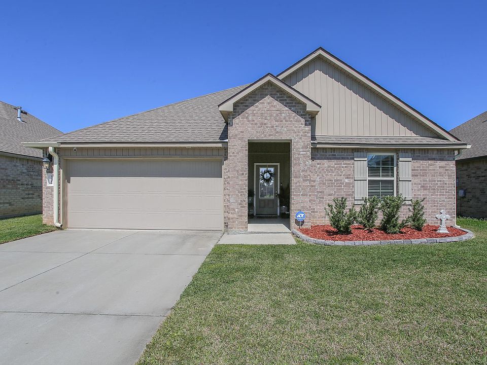 1st image of 2219 S Savannah Lakes Dr