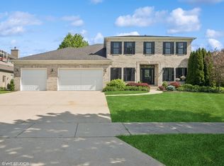 1100 Westberry Ct, Lake Zurich, IL 60047