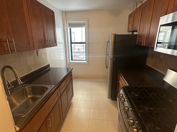 2-4 Berkeley Ave #2AA