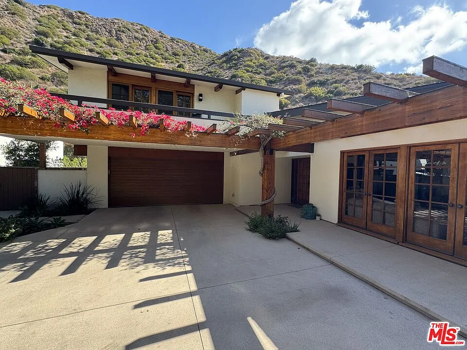 5 bed, 4.0 bath, 2824 sqft, $11,000 — Photo 4