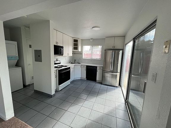 4th image of 2552-2554 West Ave #134