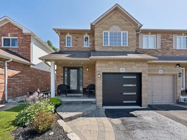 47 Wade Sq, Clarington, ON L1E 3E6
