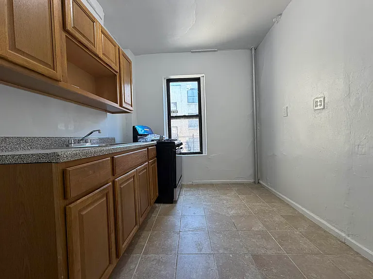 564 Audubon Ave #6C — Photo 4