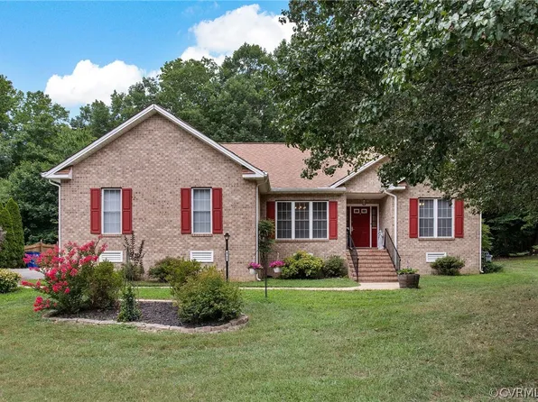 4706 Rieves Pond Dr, Chester, VA 23831